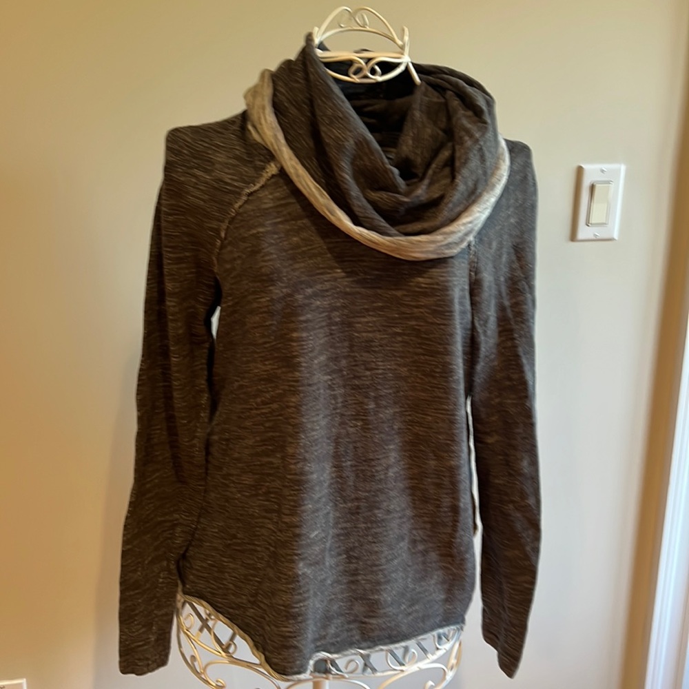 100% cotton long sleeve top